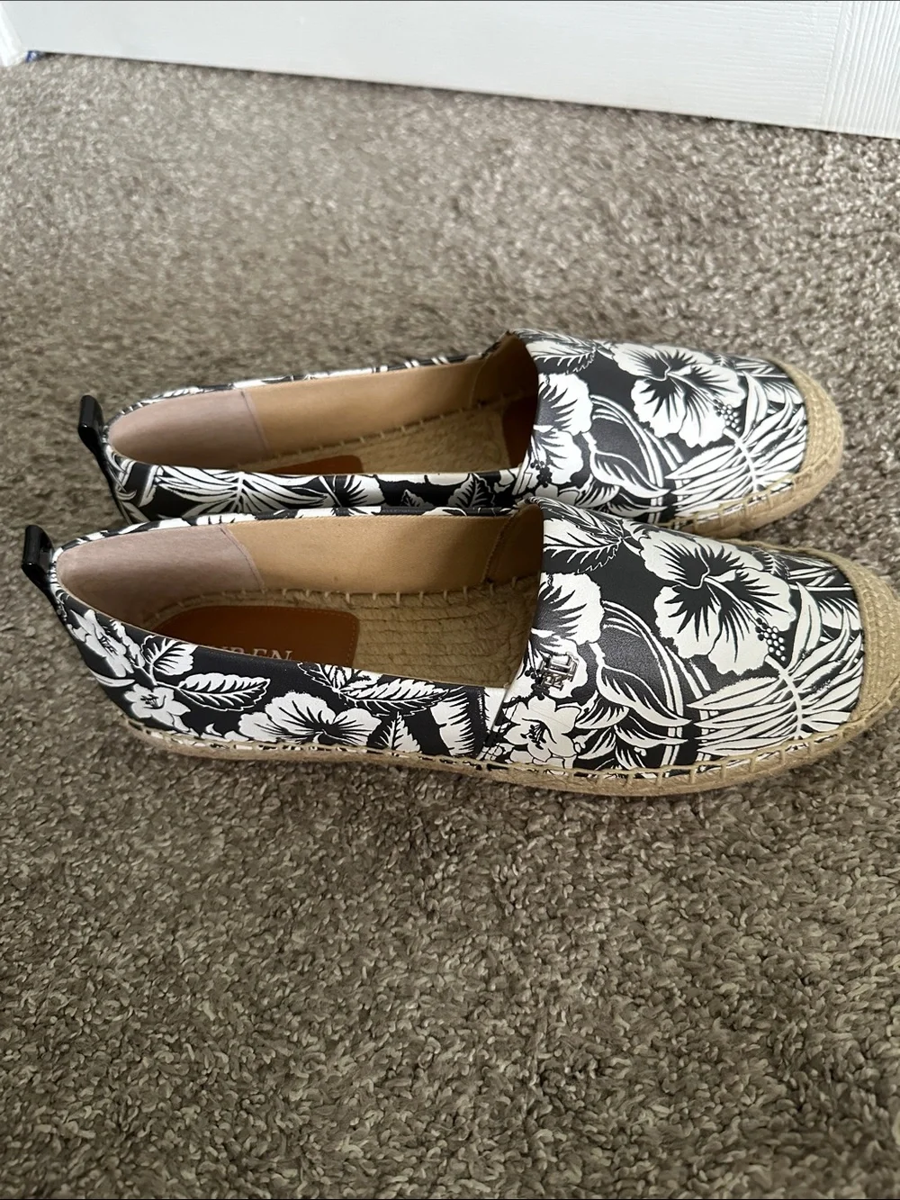 LAUREN RALPH LAUREN Floral Black & White Espadrille Slip-On Women’s Shoe